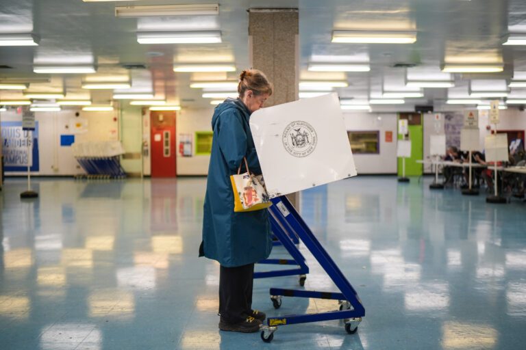 紐約市長馬姆達尼三名親信贏得國會初選