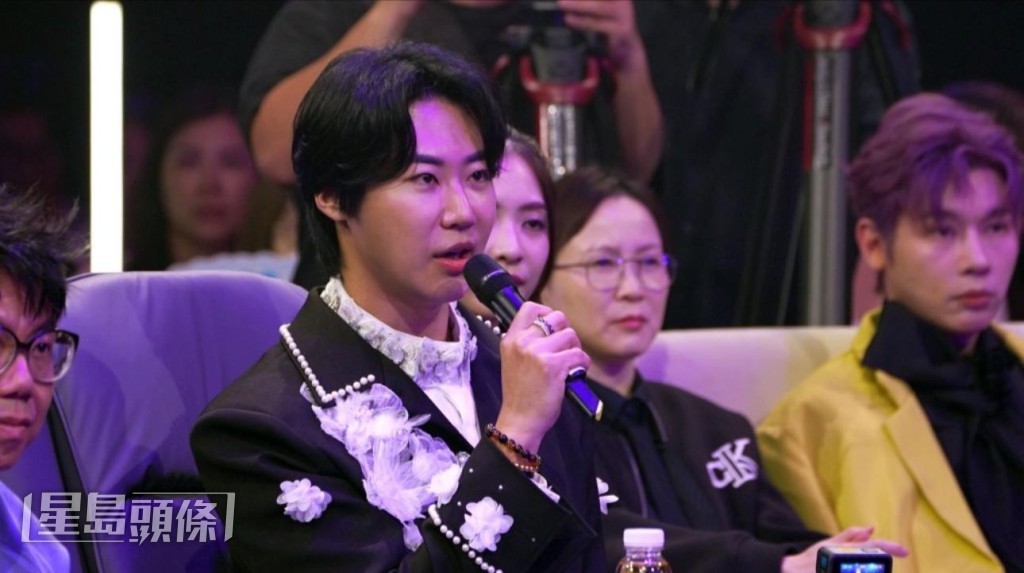 Yong Heo在韓國演藝圈人脈廣闊，但一向保持低調作風，不喜歡出名。
