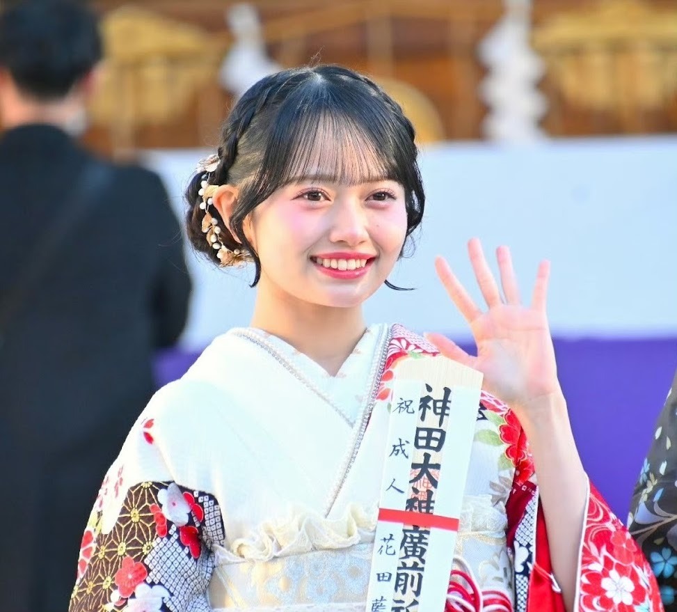 花田的解約及剃頭指控，在日本娛樂圈引起極大迴響與討論。