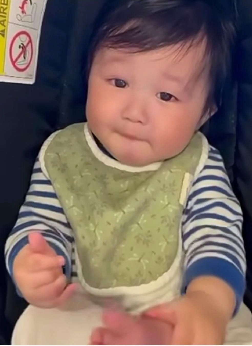 今年父親節,他公開了幼子的近照。