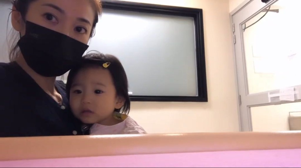 蔡明思曾透露女兒發燒入院的情況。