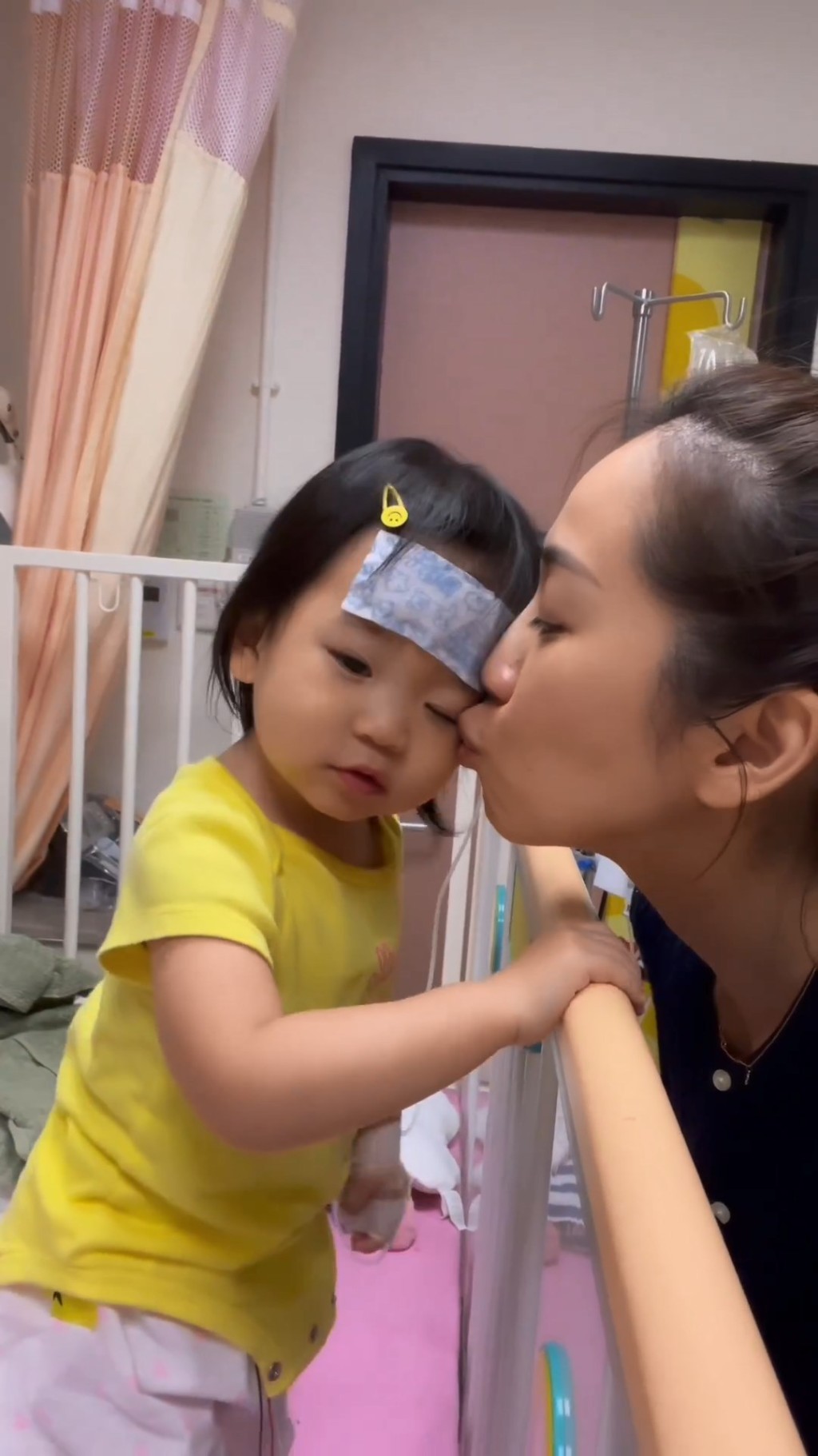蔡明思將Sersi送院後，女兒需留院觀察，並接受腦掃描檢查。