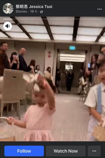 蔡明思的女兒到新加坡出席婚禮擔任花童。