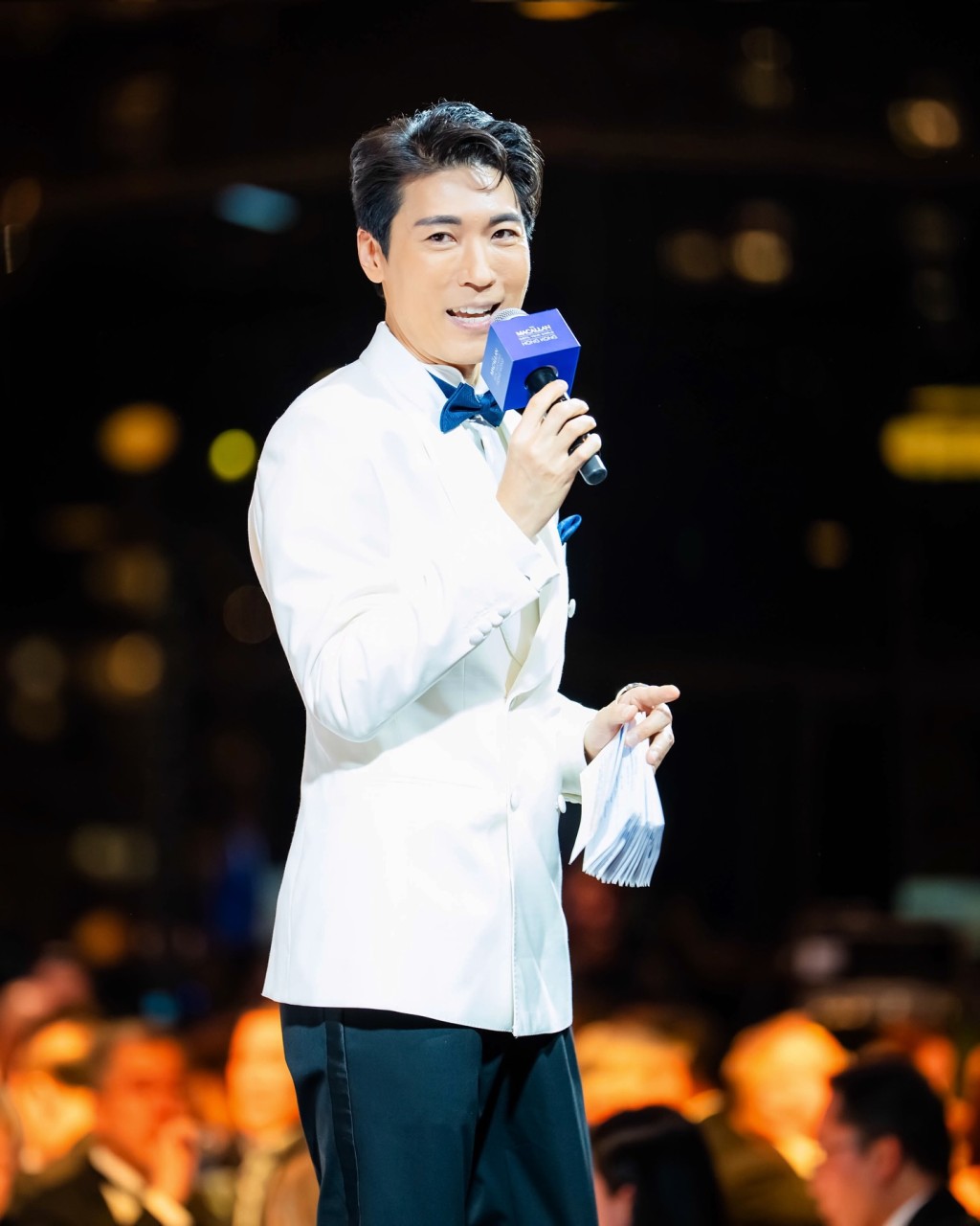 近年他成功轉型擔任司儀,在業界甚受歡迎。