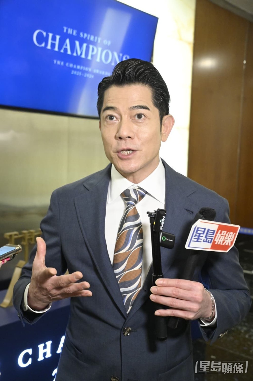 郭富城在活動上證實將於年底在啟德體育園開演唱會。