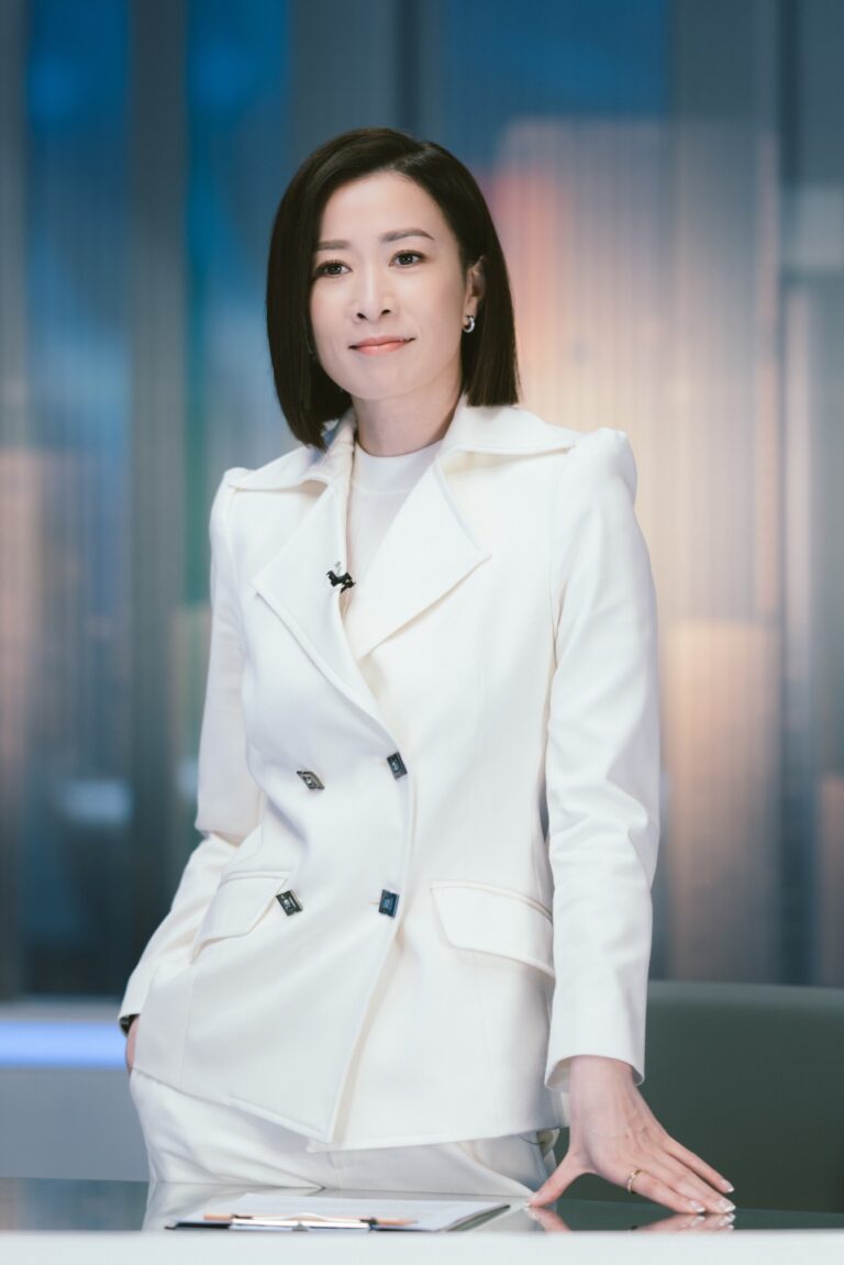 佘詩曼昂平360工作花絮曝光 戶外拍攝遇遊人捕獲狀態獲讚