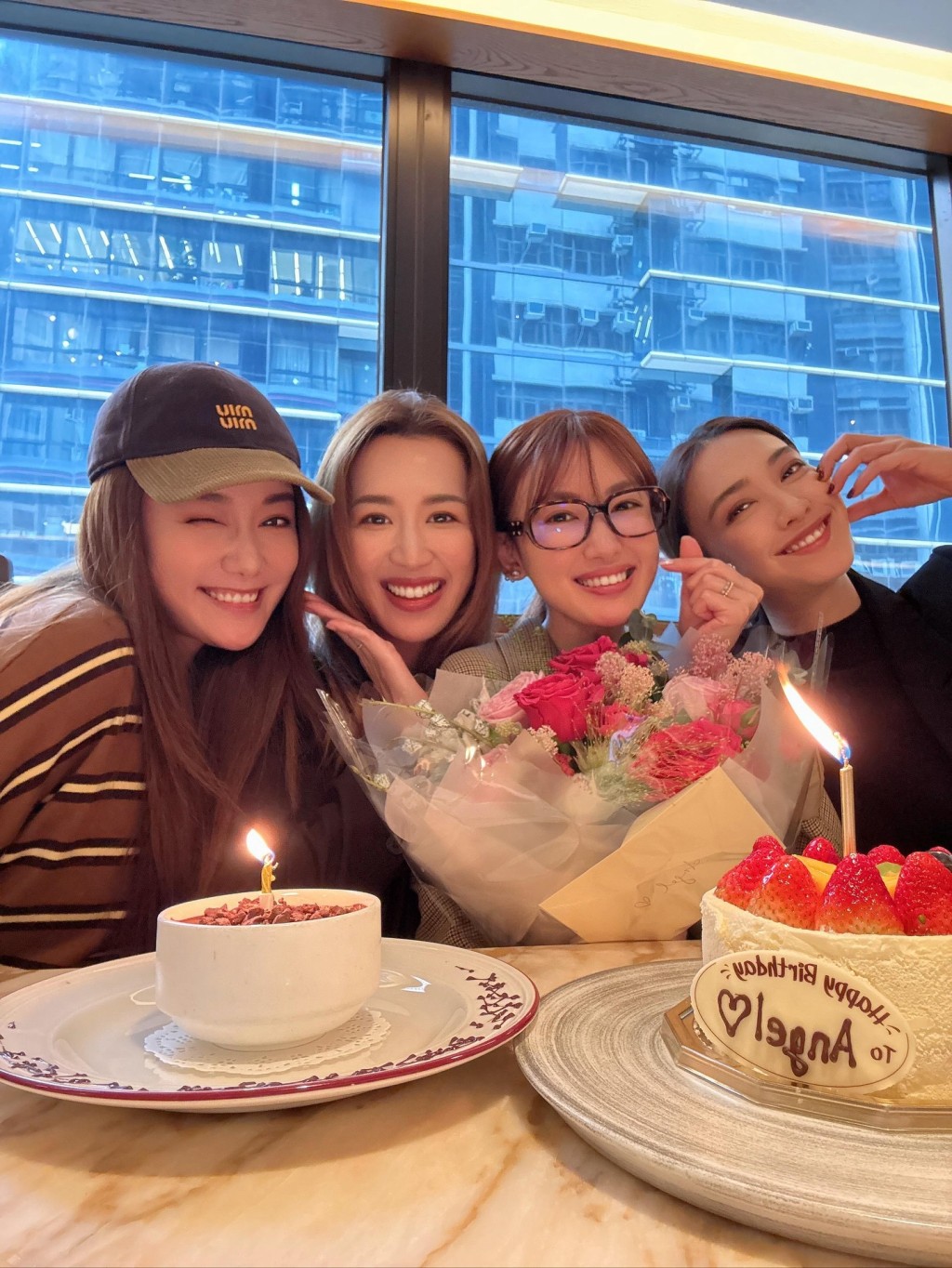 她早前與好姊妹湯洛雯、岑杏賢一同為蔣家旻慶生,透露她們會相約慶祝彼此生日。