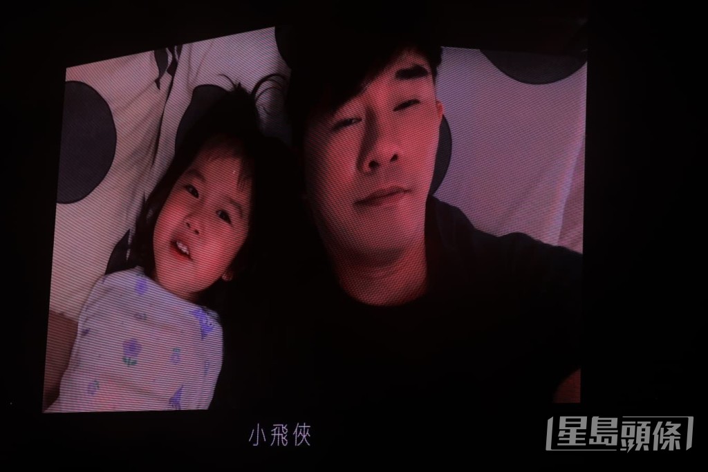 女兒許願爸爸變成「小飛俠」，自己變成「小仙女」。