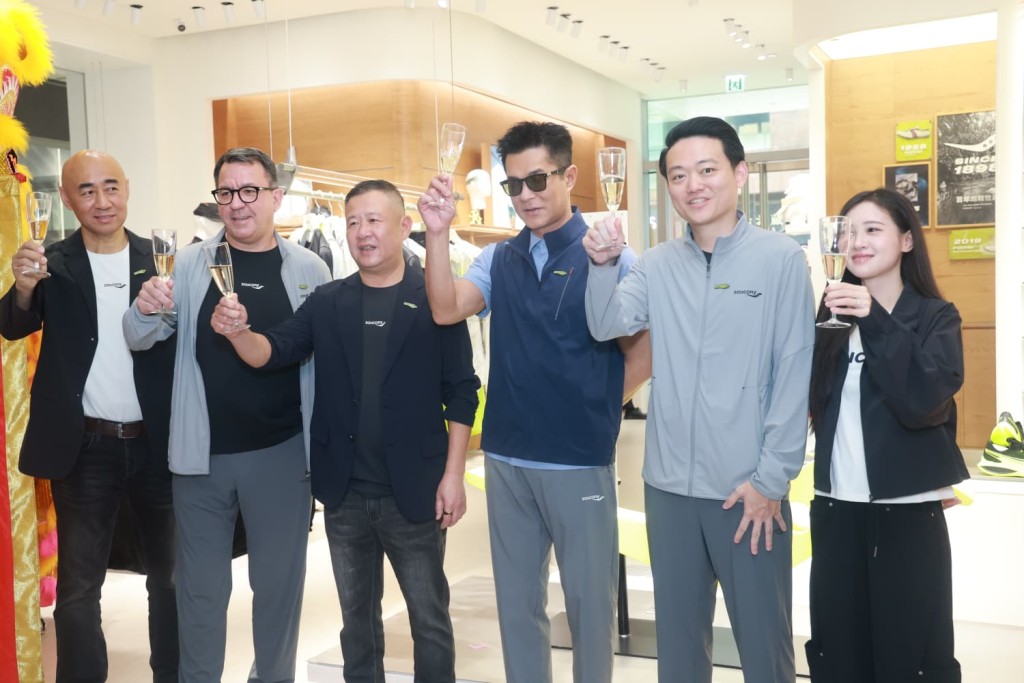 古天樂現身尖沙咀，為品牌旗艦店開幕擔任嘉賓。
