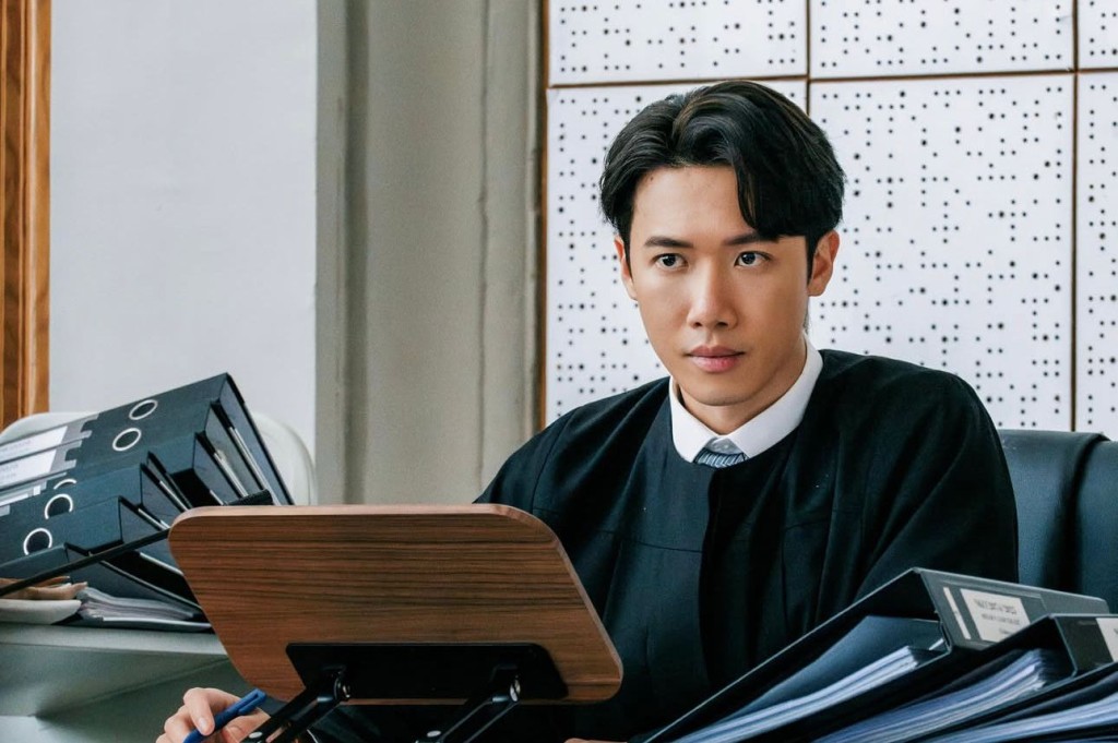 邱士縉在劇集《COURT!》中飾演的嚴肅法官角色頗受歡迎。