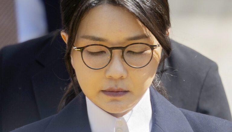 南韓前總統夫人金建希涉嫌「賣官鬻爵」案一審判囚7年