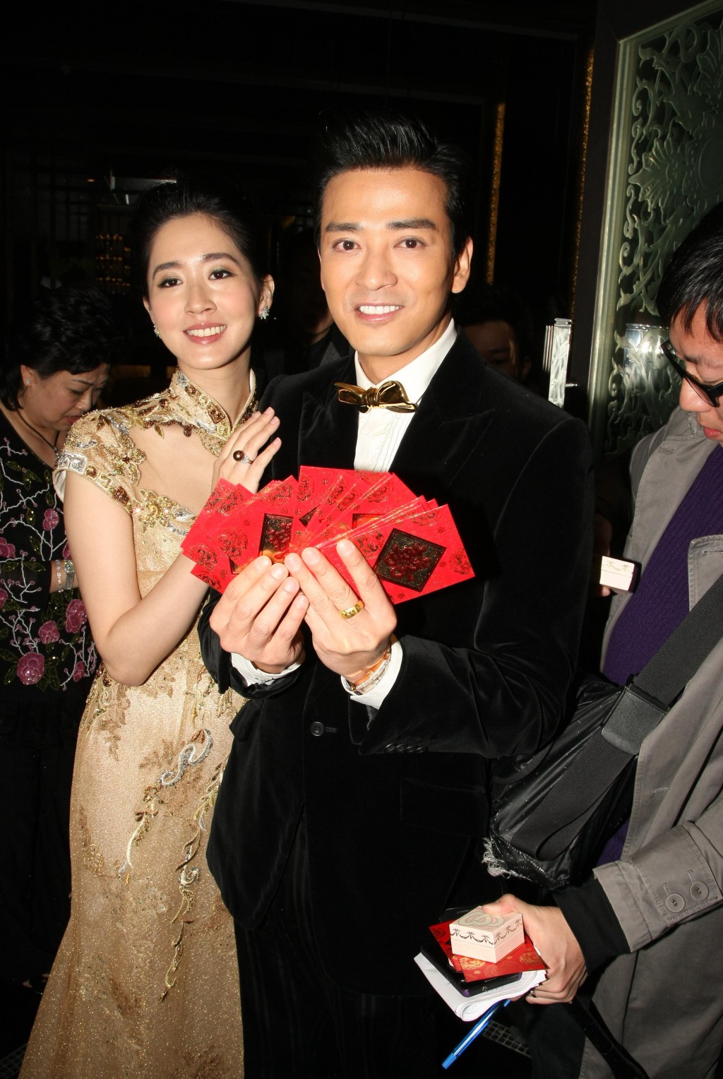 陳曉東於2014年與圈外女友王妤嫻結婚。