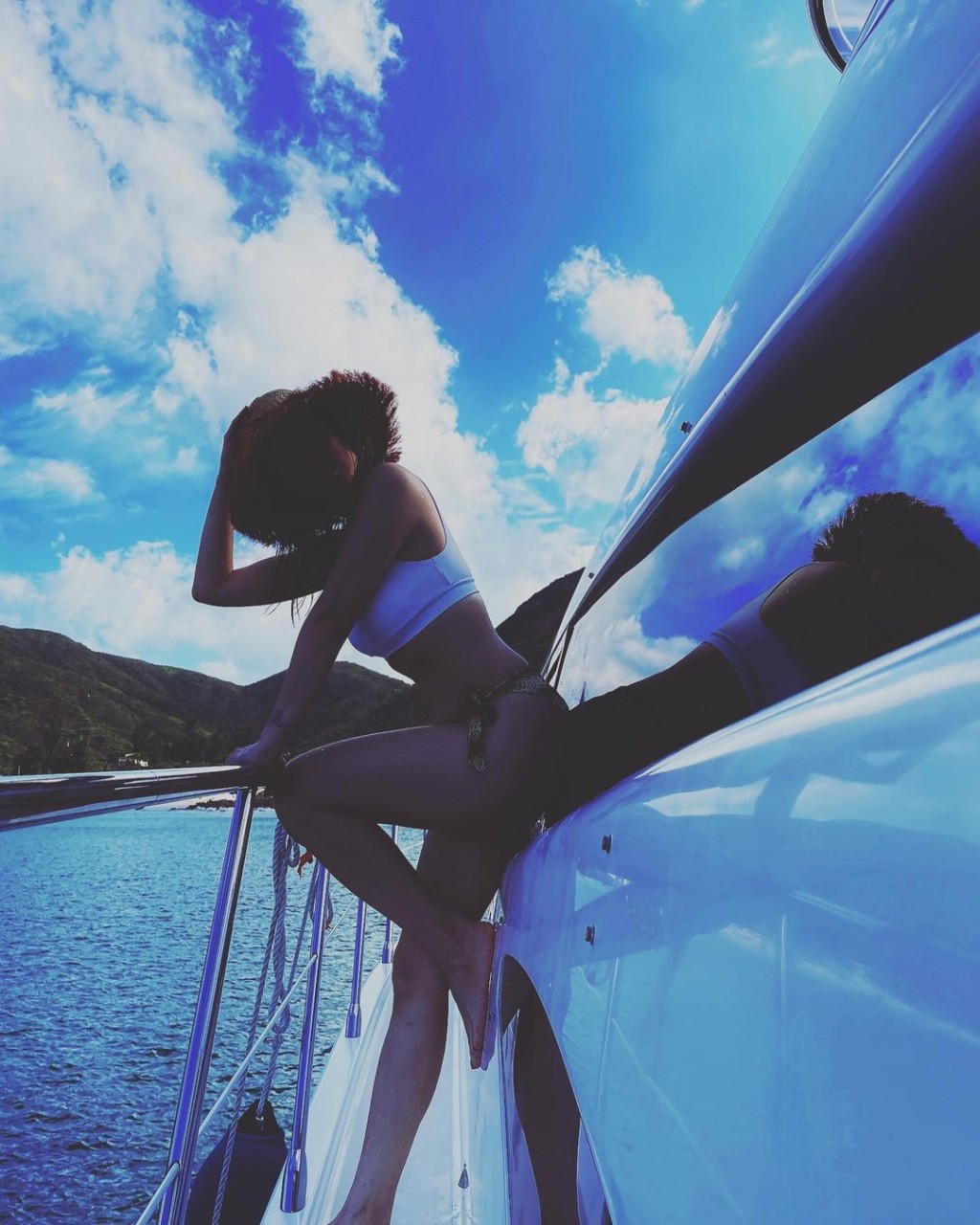 雷凱欣曾在Instagram分享泳照,並表示年紀越大越怕曬太陽。