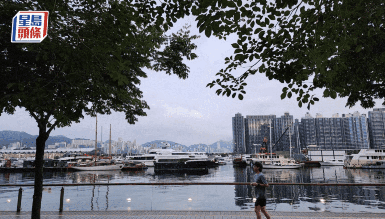 天文台預警：今早部分地區雨勢較大 強陣風吹襲港島九龍