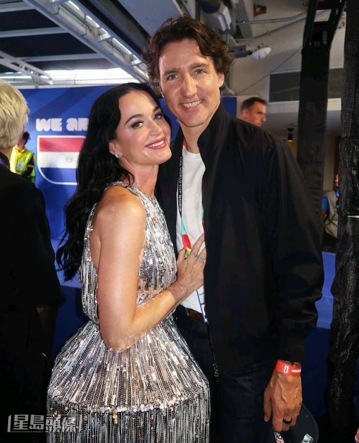 Katy Perry 現正與加拿大前總理杜魯多交往甚密，早前她於美國世界盃開幕禮演出時，男友亦在場支持。