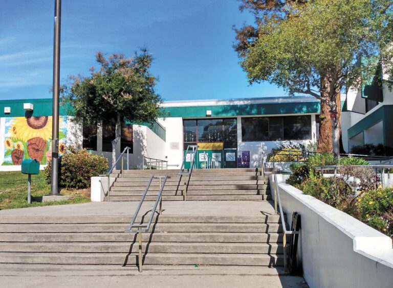 屋崙校區預算驚現盈餘。灣區城市新聞社資料圖片