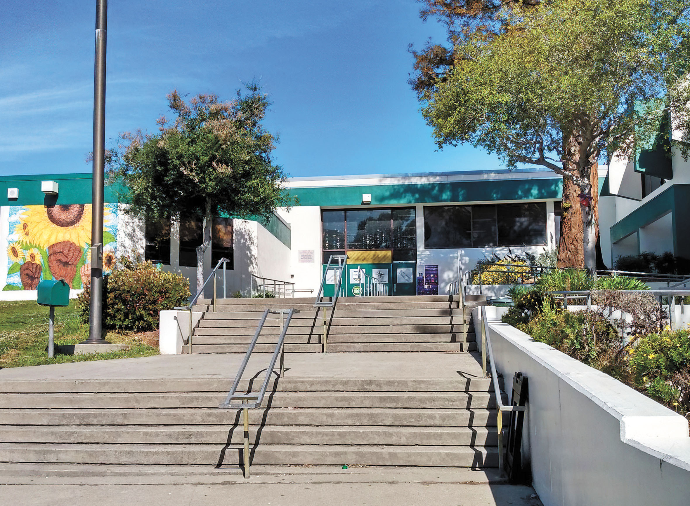 屋崙校區預算驚現盈餘。灣區城市新聞社資料圖片
