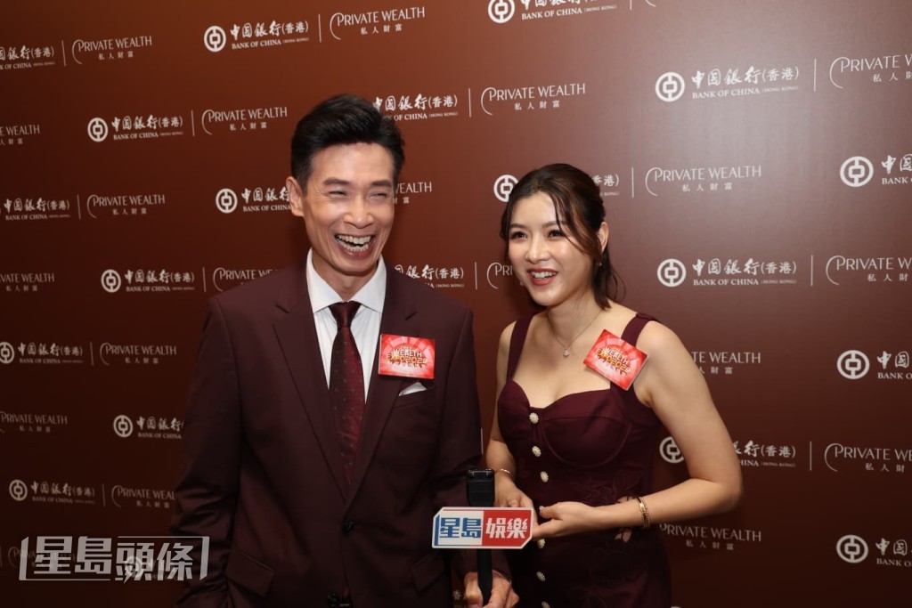 子女長大了，被問到有否讓他們看自己的舊作品？二人均表示沒有。