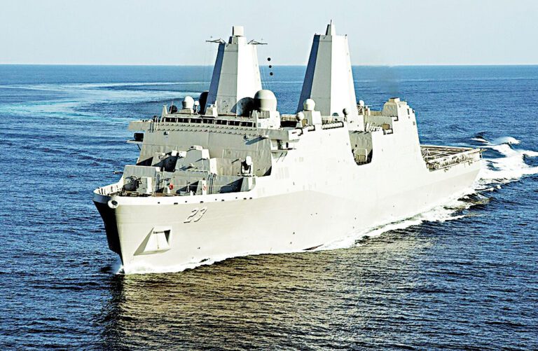 「安克拉治號」(USS Anchorage)兩棲船塢運輸艦。維基百科