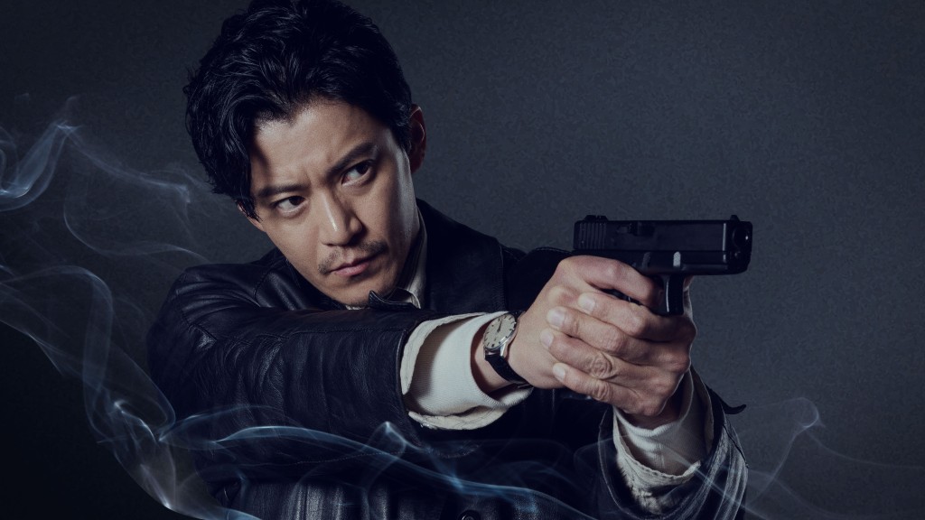 小栗旬在劇中飾演刑警岡本賢治。