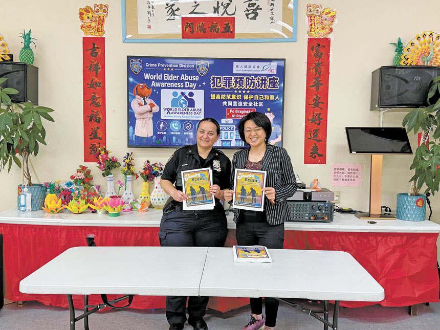 61分局警員向民眾提供防止罪案之道。