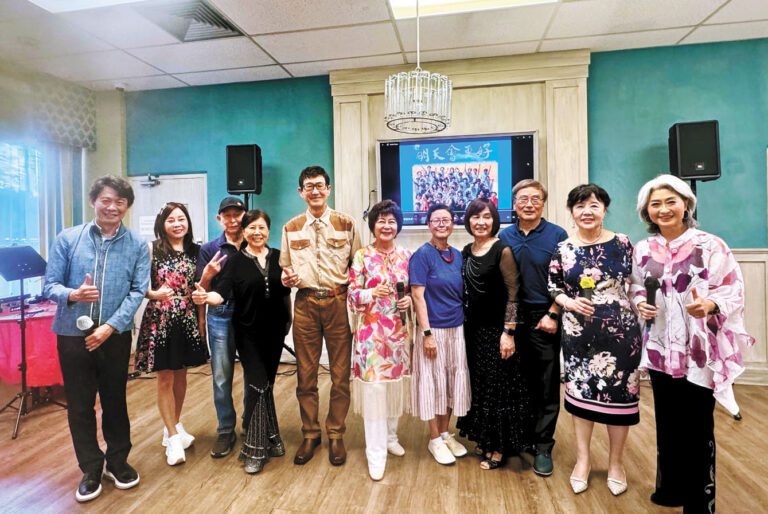 北加州華僑會館父親節愛心關懷演出全體團員合照。華僑會館