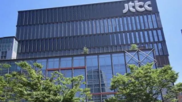 面對JTBC可能倒閉的傳聞,有藝人公司透露,曾被該電視台拖欠演出酬勞。