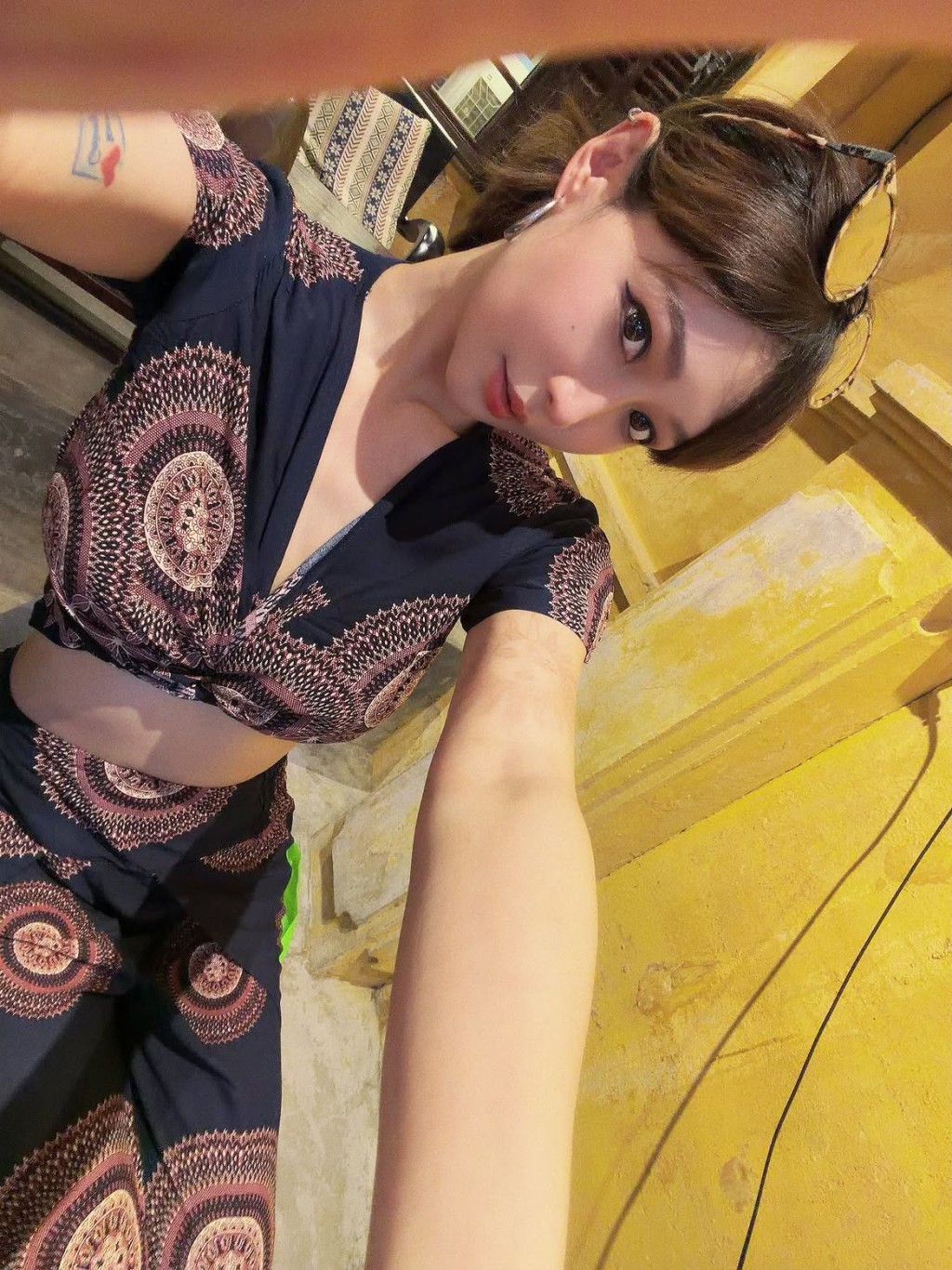 樂宜的近距離自拍照。