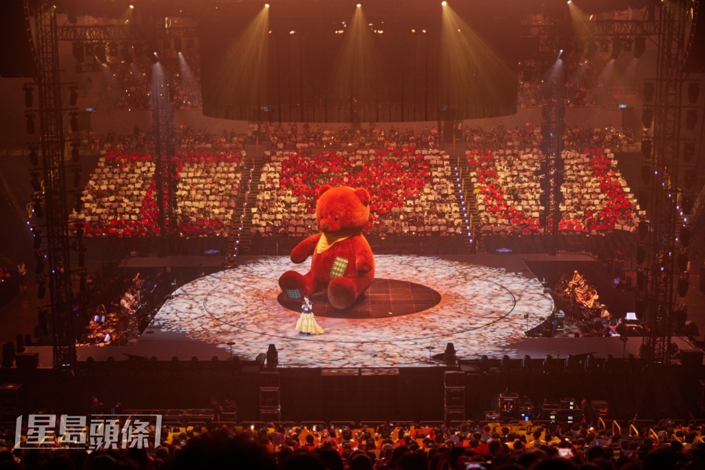 360度旋轉舞台、飛天鯨魚、五米高巨熊等豐富舞台元素都將齊聚。