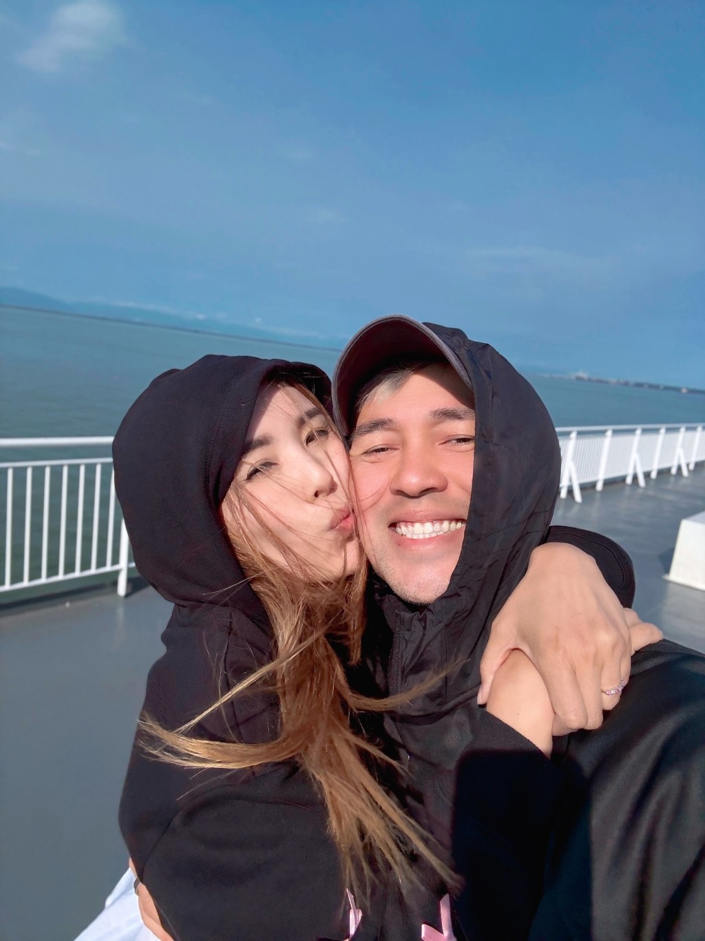 楊洛婷與丈夫婚後感情深厚。