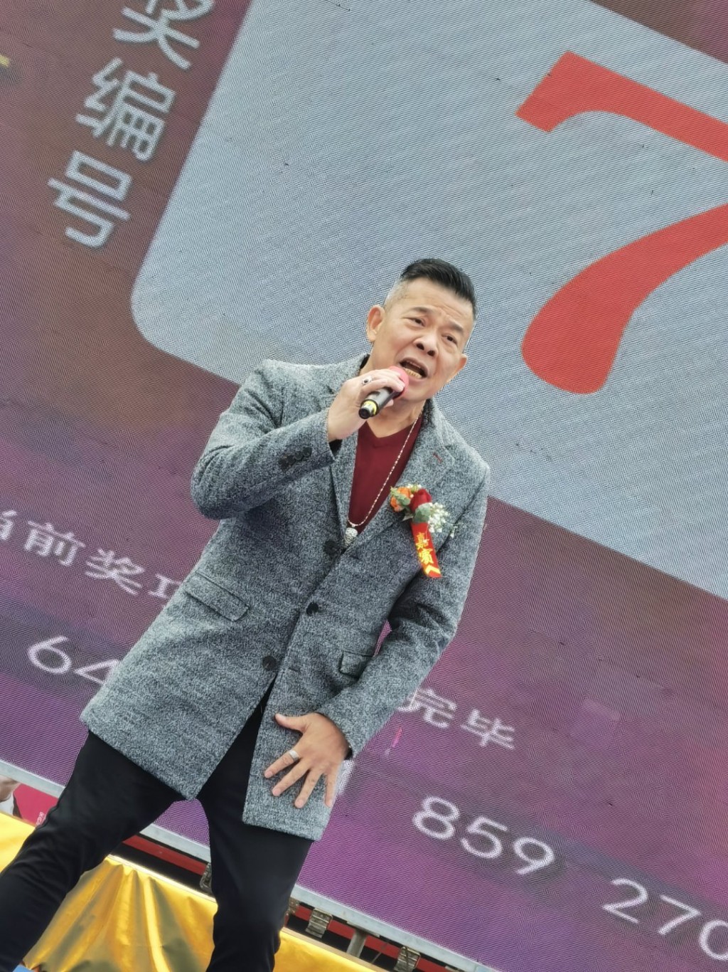 他長駐內地,主要參與劇集拍攝及登台演出。
