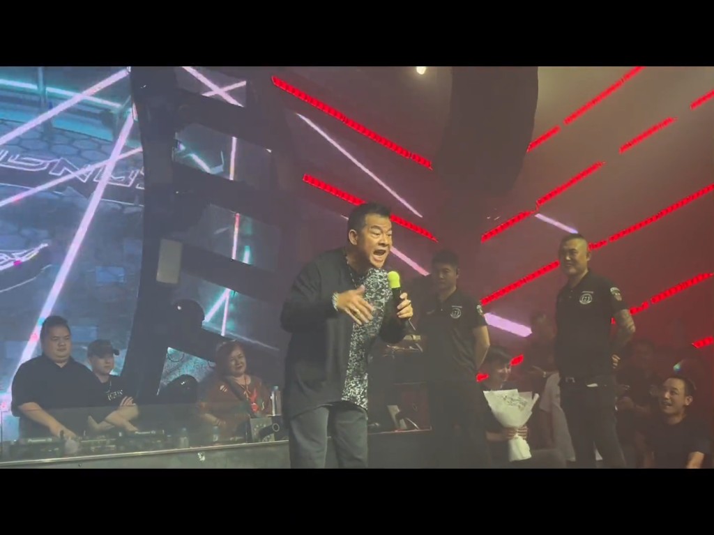 吳毅將喝罵:「什麼?你在說話?上來呀,怕你呀?上來呀!」