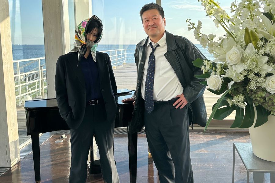 橋本愛與佐藤二朗在新劇《夫婦別姓刑事》中飾演夫妻。
