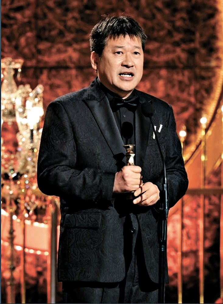 今年勇奪日本電影學院獎最佳男配角的佐藤二朗,卻被爆疑似騷擾拍檔醜聞。