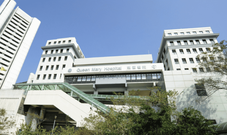 深水灣遊艇意外 男子爬梯失足墮下頭部受傷送院