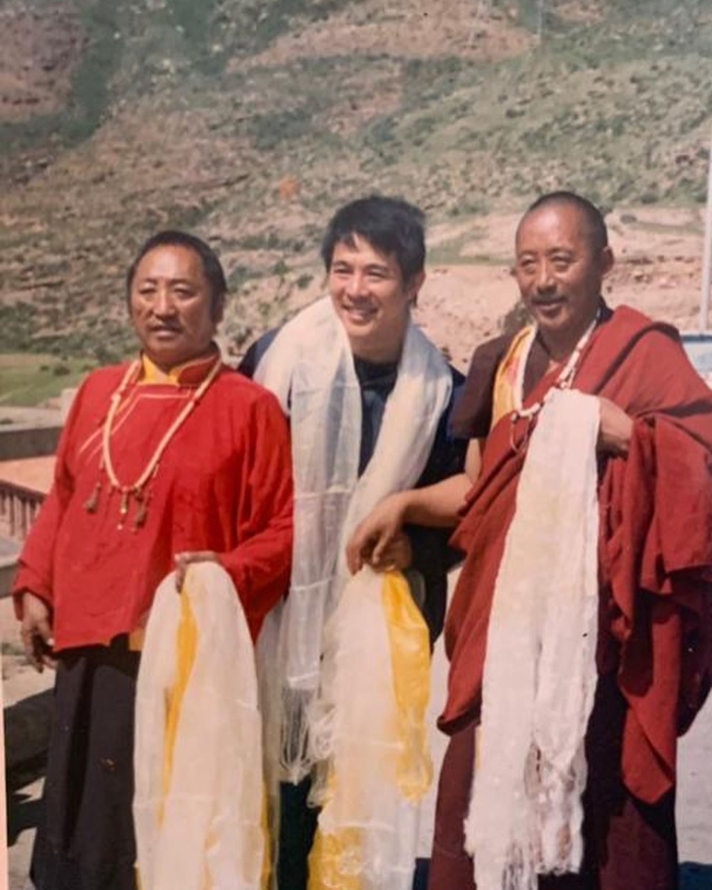 李連杰潛心學佛,到各地參加禪修。