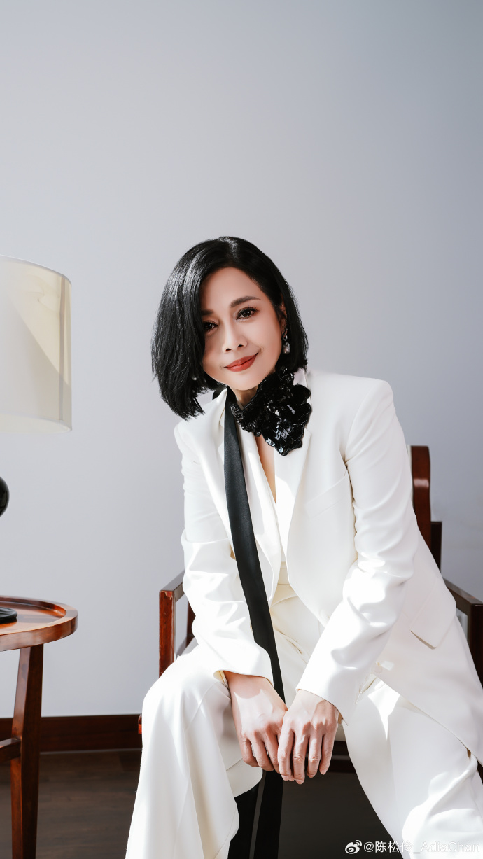 56歲的陳松伶，整體保養得不錯。