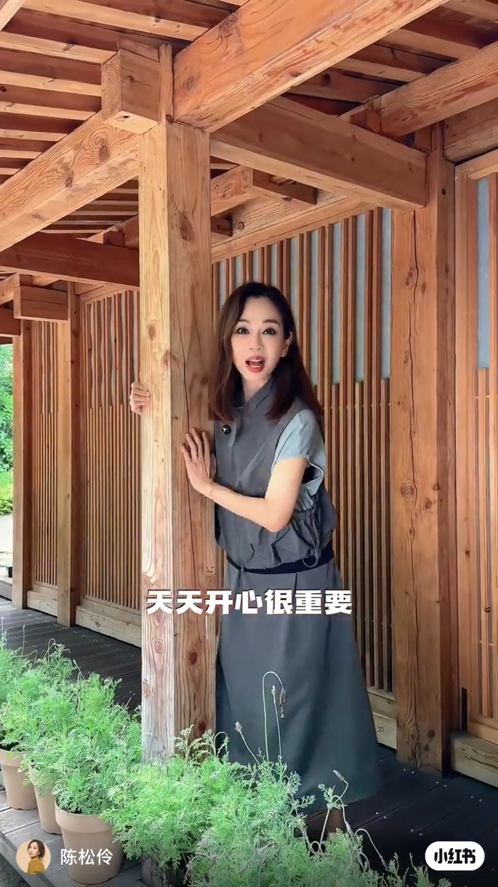 陳松伶早前分享生活片段，但網民發現她再度消瘦，身形如「紙片人」。