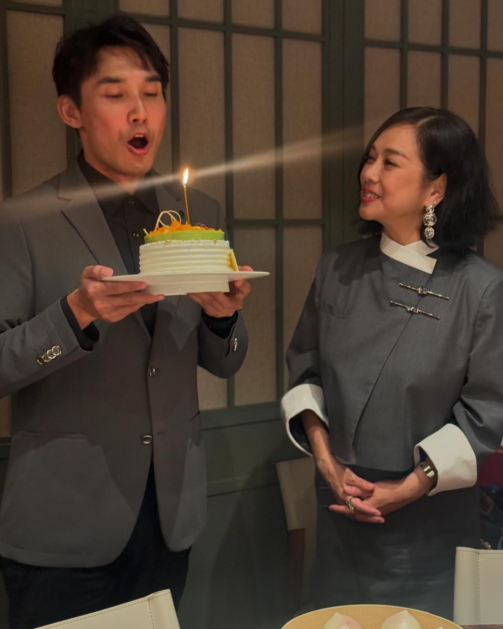 陳松伶和張鐸結婚多年，感情依舊恩愛。