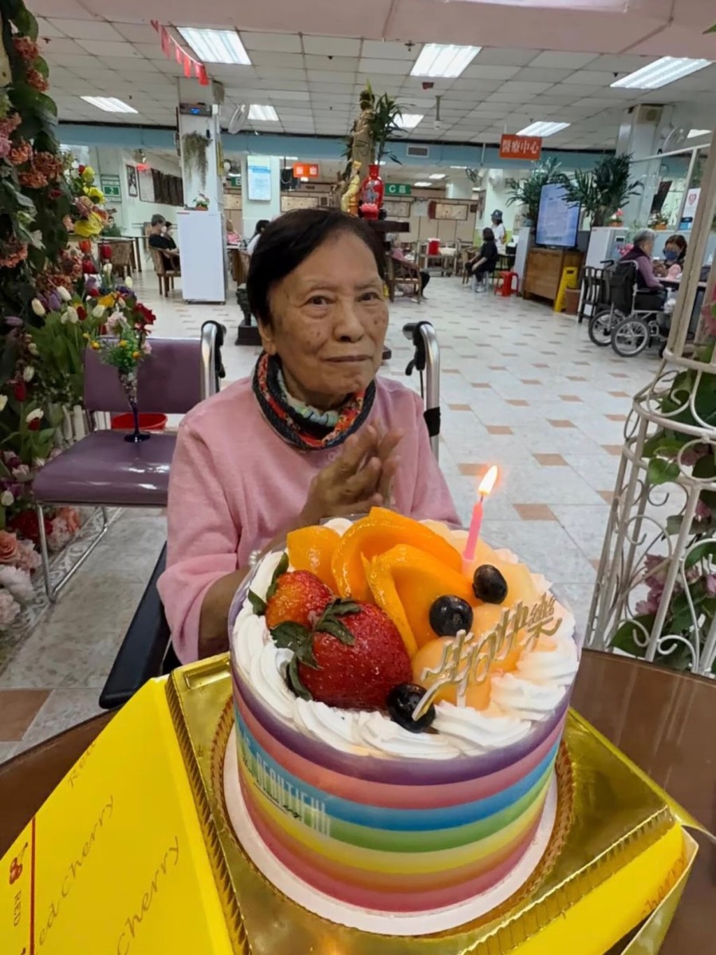 迎接89歲生日的余慕蓮，精神奕奕，滿面笑容。