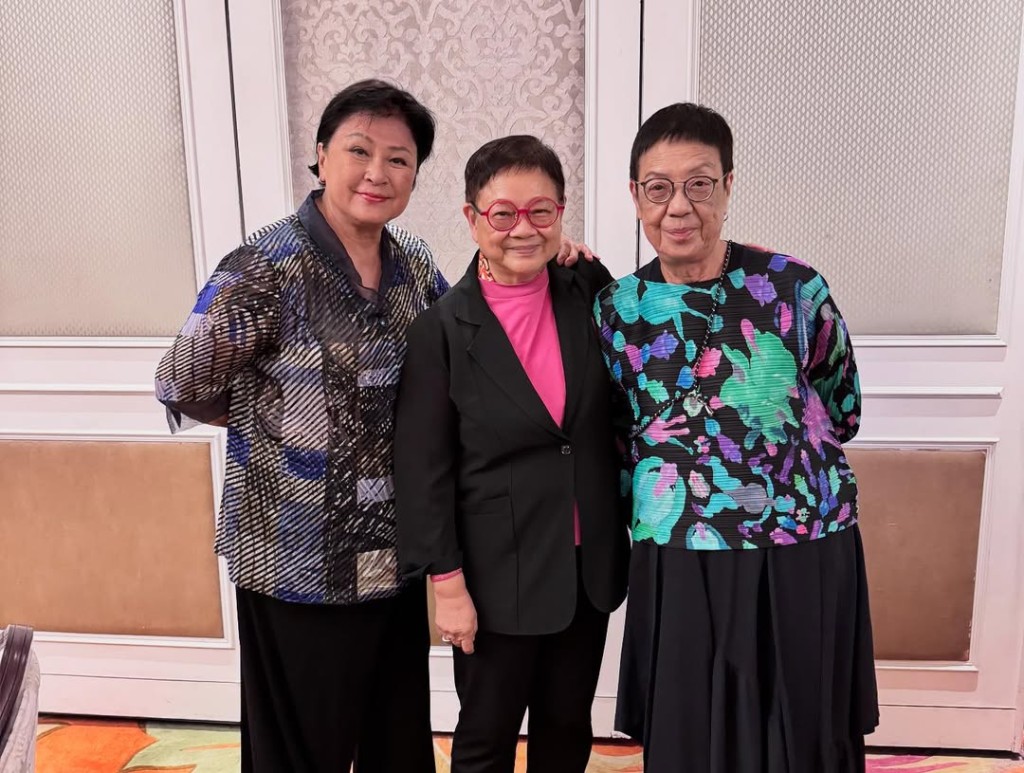 資深傳媒人汪曼玲約同黃淑儀、導演許鞍華等人聚會。