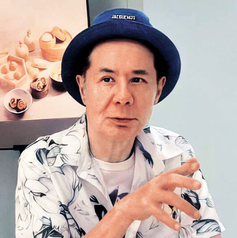 甘國亮的最新近照公開，精神狀態不俗。