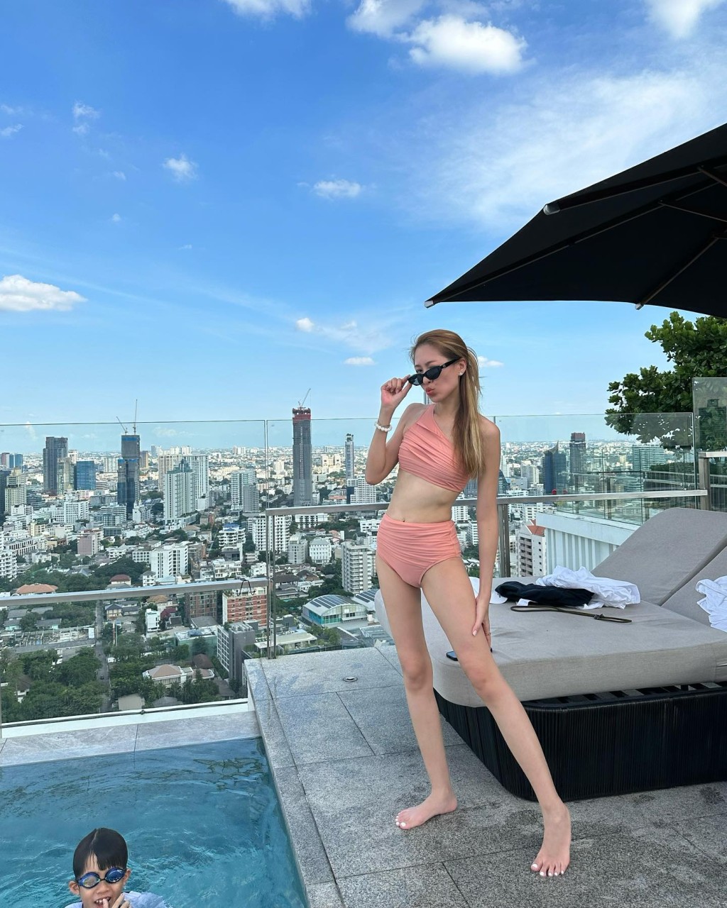 陳敏之在Instagram分享多張泳衣照片。