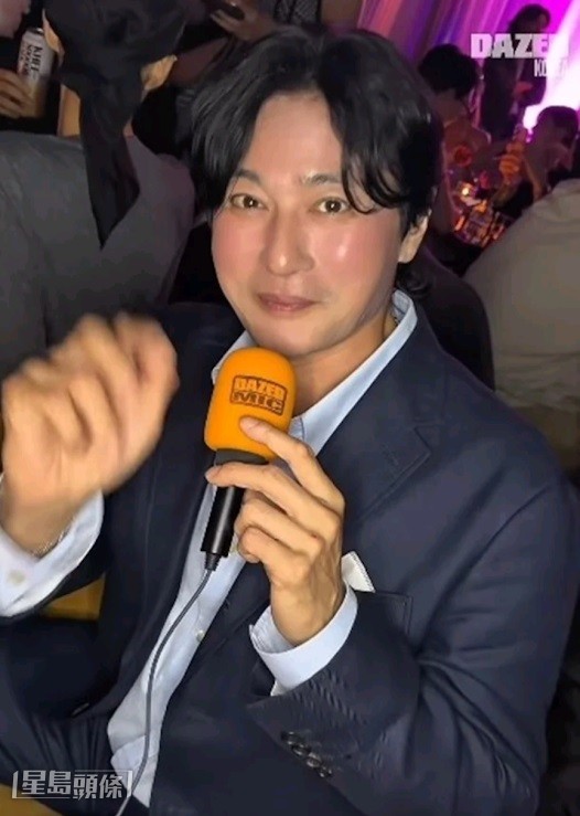 張東健日前出席酒類品牌活動,其外貌變化成為韓國網民關注的話題,被指可能與過度醫美有關。