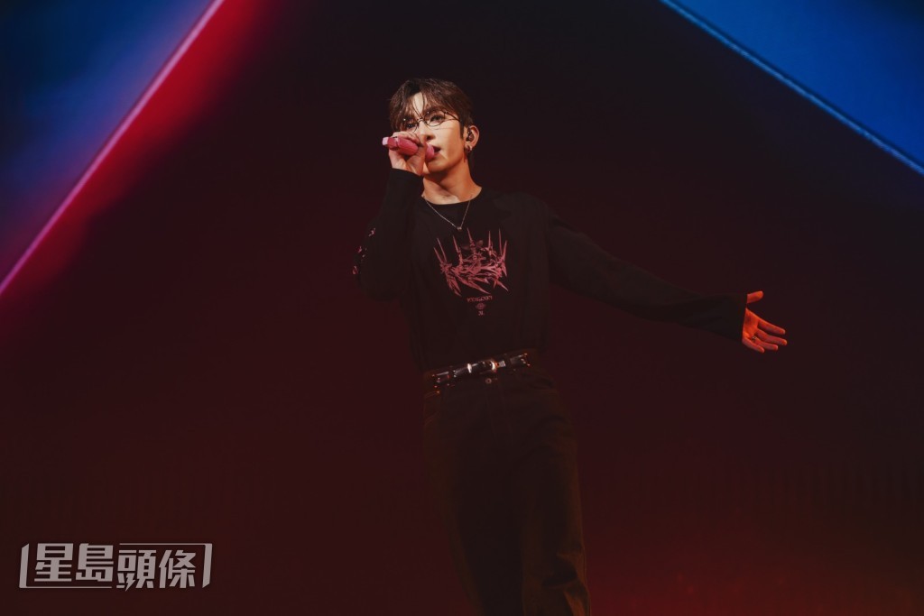 Anson Lo獻唱《致我》、《Hey Hey OK!》。