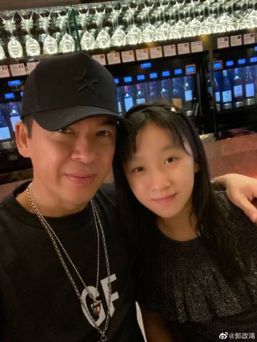 郭政鴻經常分享與女兒的合照。