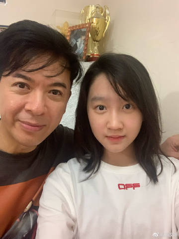 郭政鴻的女兒越大越漂亮。