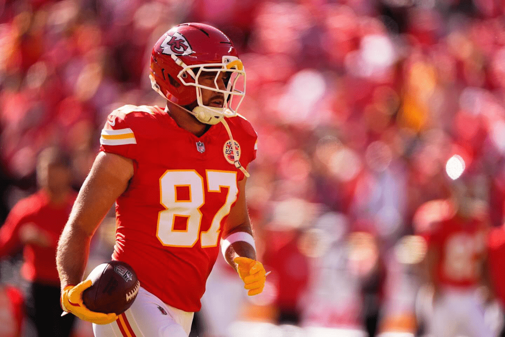 Taylor Swift的丈夫是NFL美式足球球星Travis Kelce。