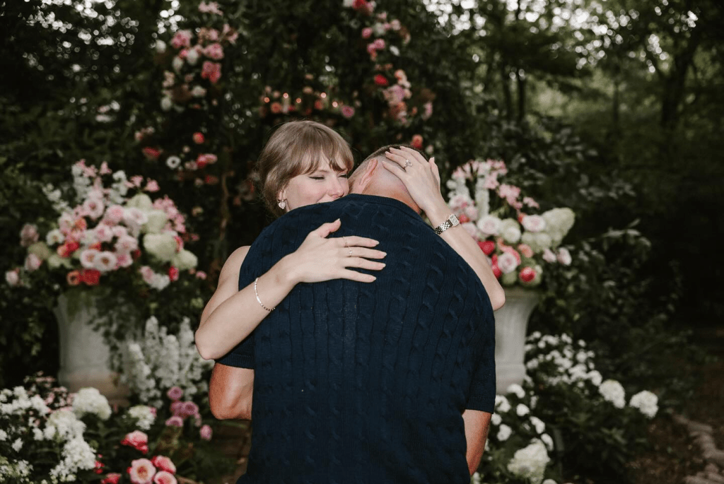 Travis Kelce於去年向Taylor Swift求婚。