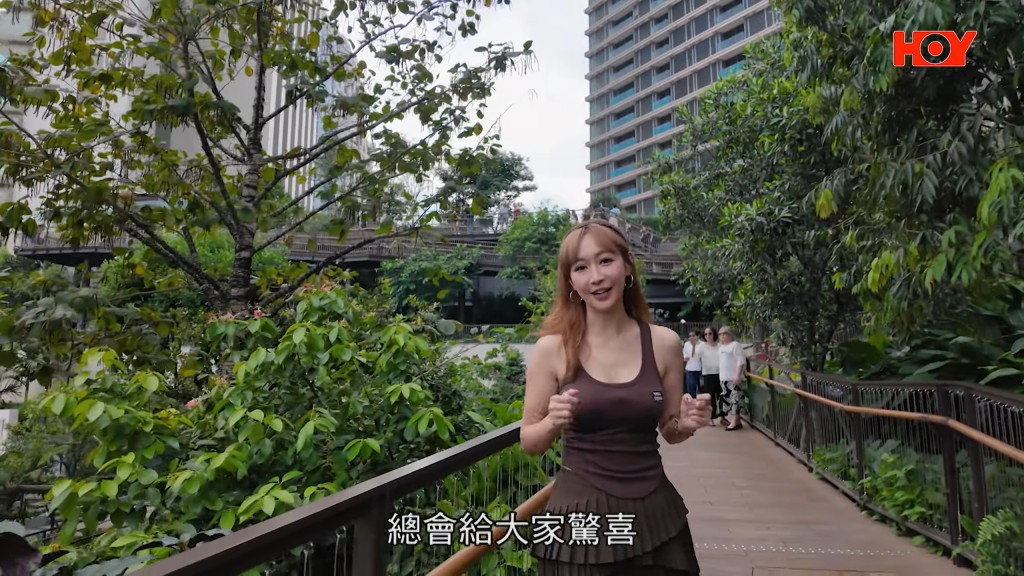 近日樂宜前往曼谷拍攝的旅遊節目熱播中。